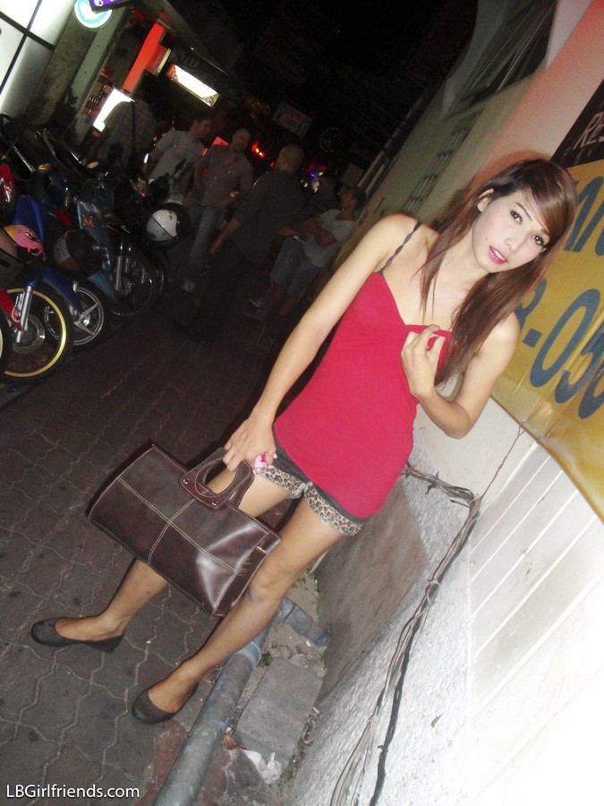 Girlfriend subway ladyboy pee